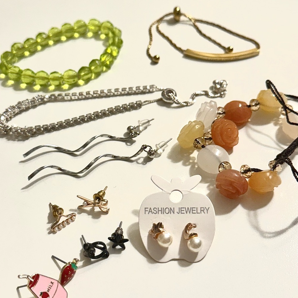 Fashion Jewelry Mixed Bracelet & Earring Set — Green, Gold, Silver, Peach, White